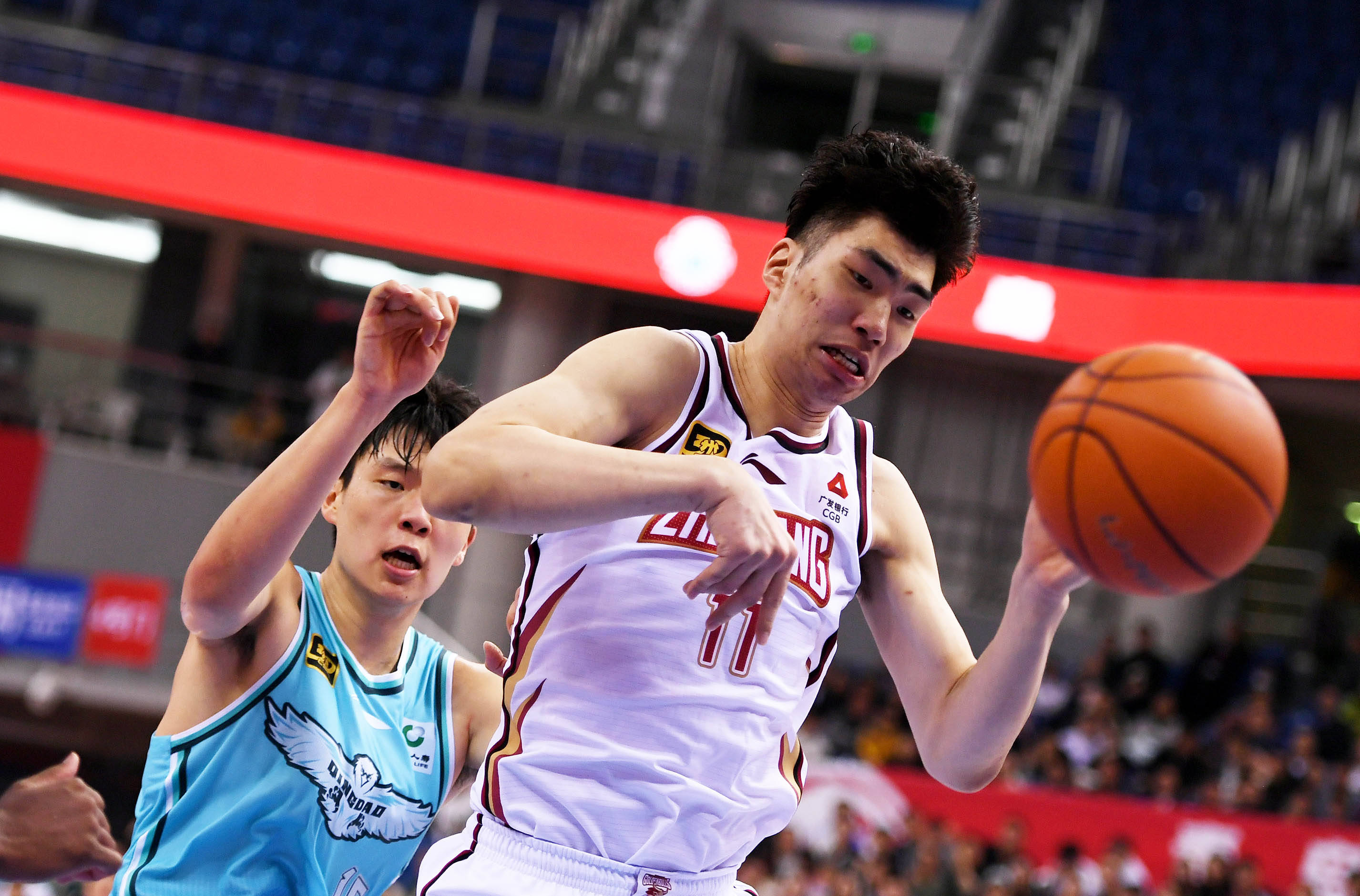 关于毕尔巴鄂竞技赛前回应争议；志在CBA季后赛名次提升；信心回归；年轻球员得到机会的信息