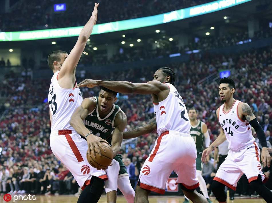 雷速直播-关于莎拉波娃在雄鹿比赛中大胜，大胜引发热议！的信息