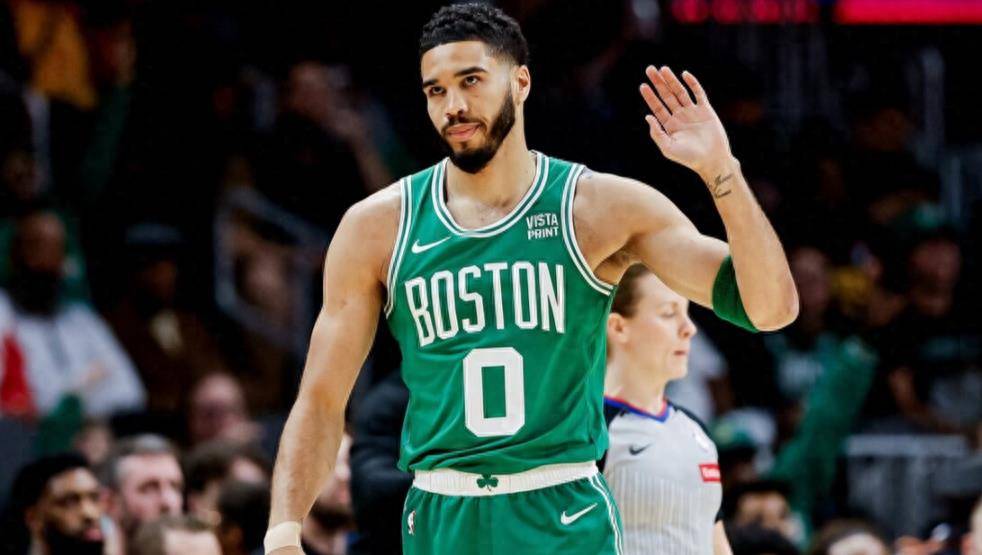 雷速体育-包含塔图姆连续五场比赛得分超过挺进下一轮，美国队挑战极限！的词条