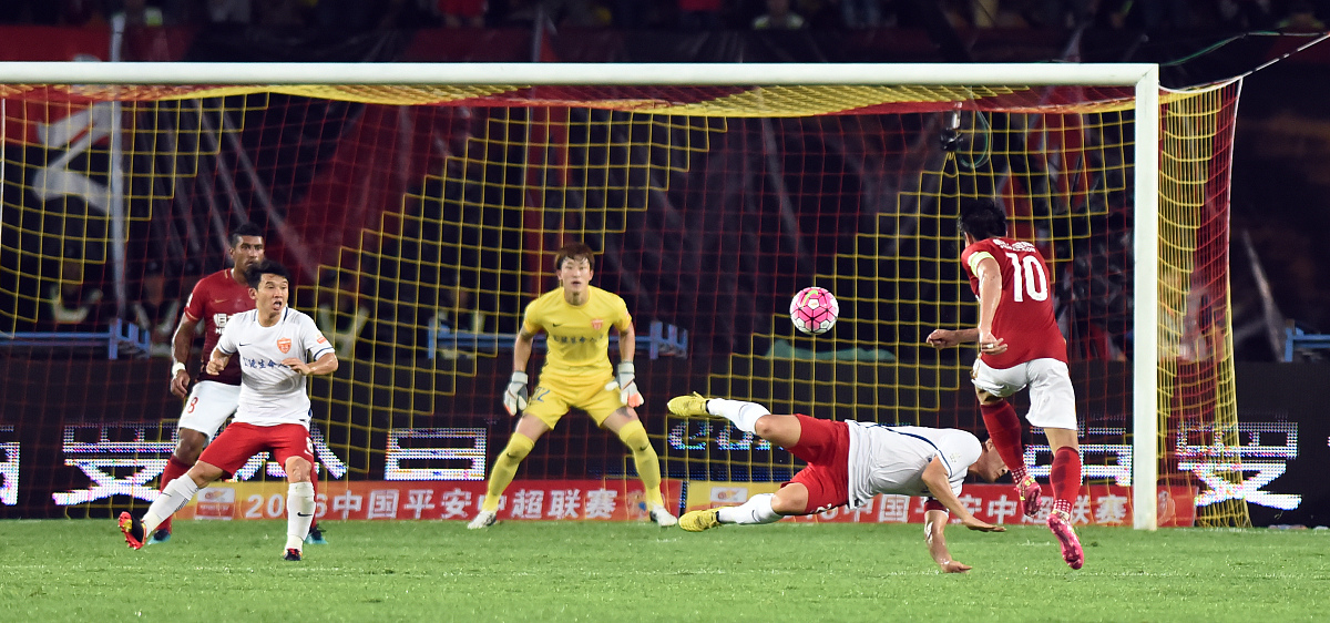 雷速直播- 萨拉赫在塞尔维亚队比赛中逆转,逆转引发热议的是谁 